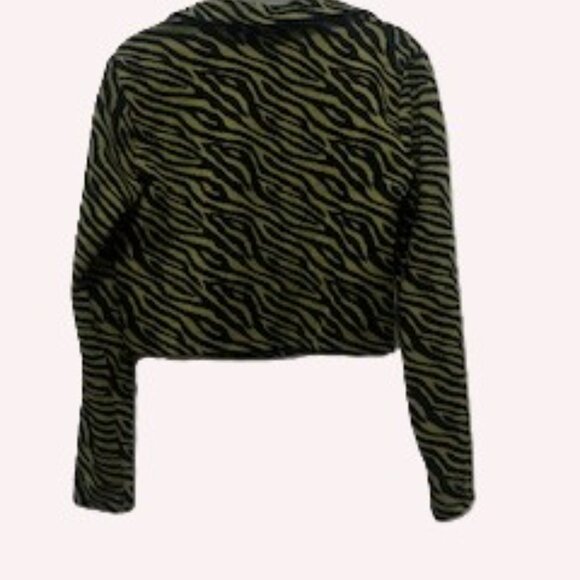 Cropped Sweater - Picture 2 of 2